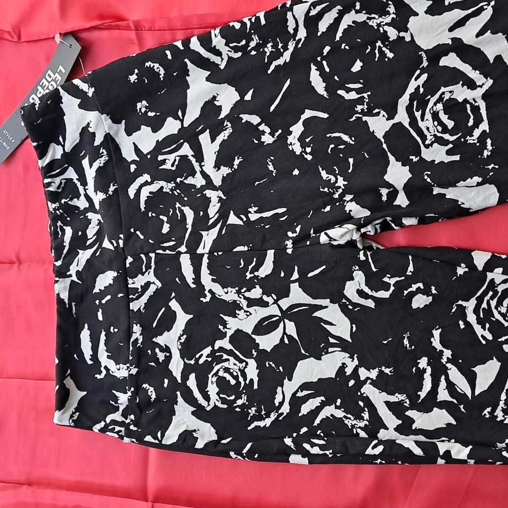 COMING SOON! DAZZLING RHINESTONE FLORAL PANTS! - Picture 6 of 7